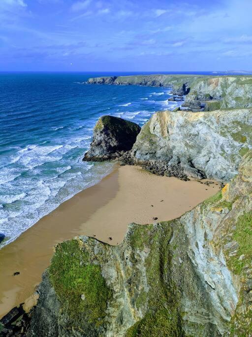 Large 4 Person Couples And Family Caravan In Newquay Bay Resort Exteriör bild