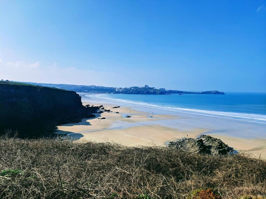 Large 4 Person Couples And Family Caravan In Newquay Bay Resort Exteriör bild